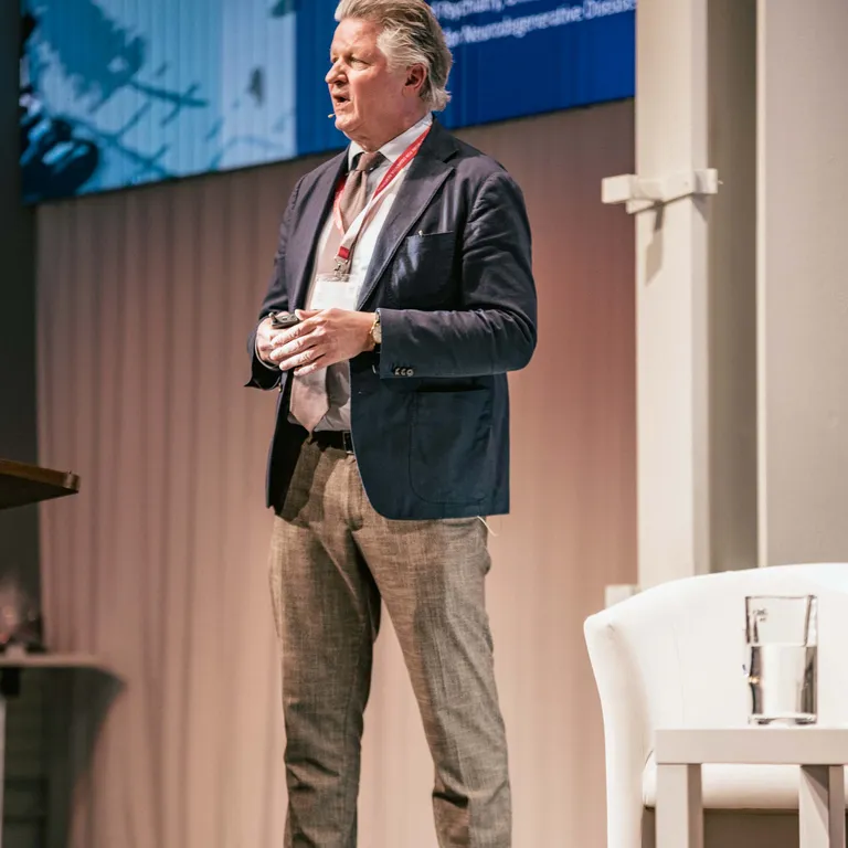 Prof. Frank Jessen on stage